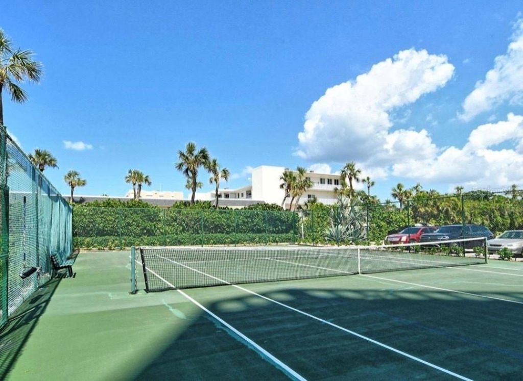 2525 Gulf Of Mexico Drive, Unit 12F, Longboat Key, FL 34228 Photo