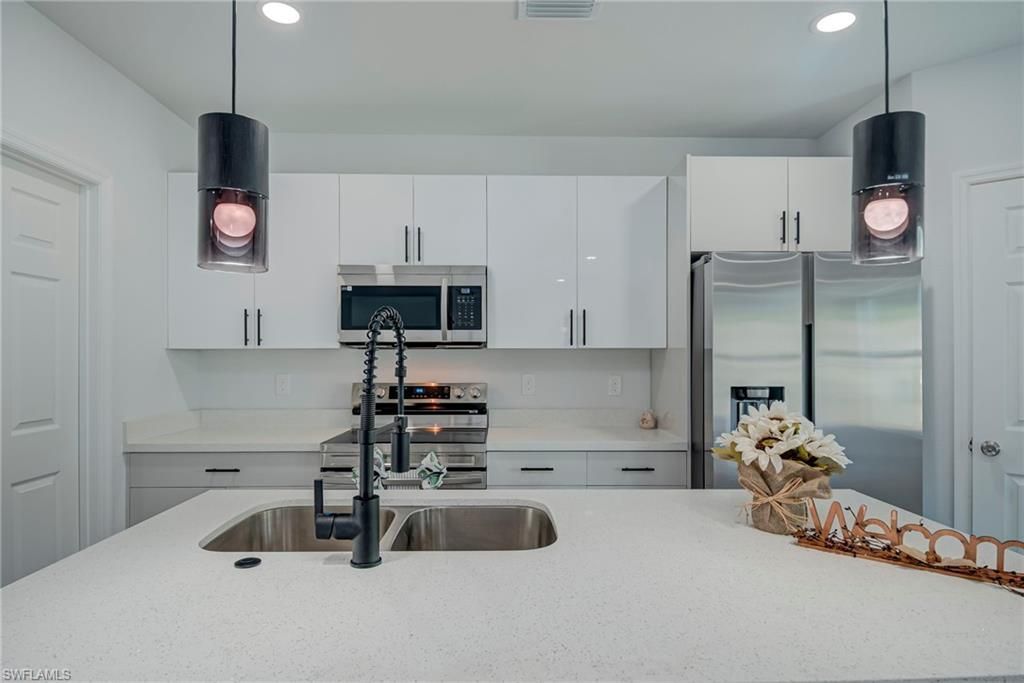 164 Thornton Ave S, Lehigh Acres, FL 33974 Photo