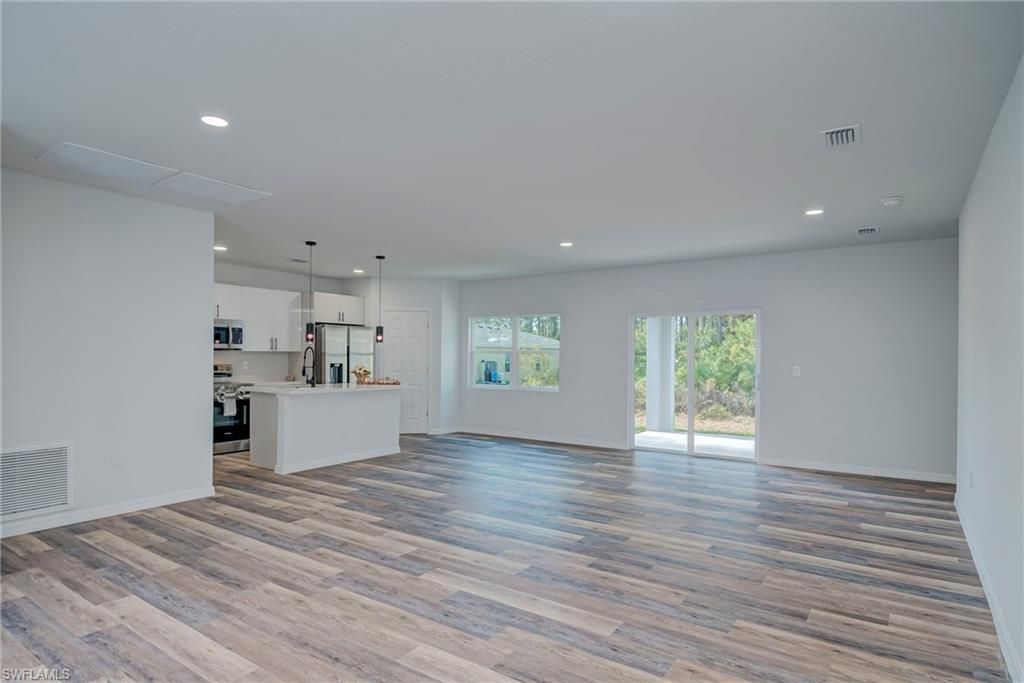 164 Thornton Ave S, Lehigh Acres, FL 33974 Photo