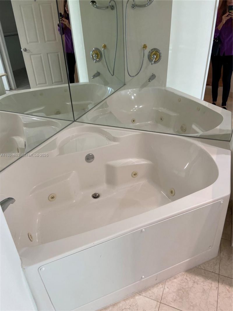 3370 Hidden Bay Dr, Unit 1914, Aventura, FL 33180 Photo