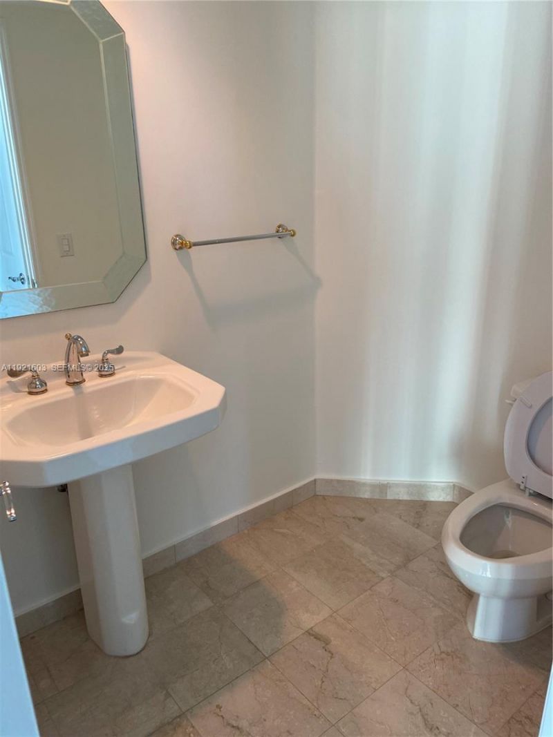 3370 Hidden Bay Dr, Unit 1914, Aventura, FL 33180 Photo