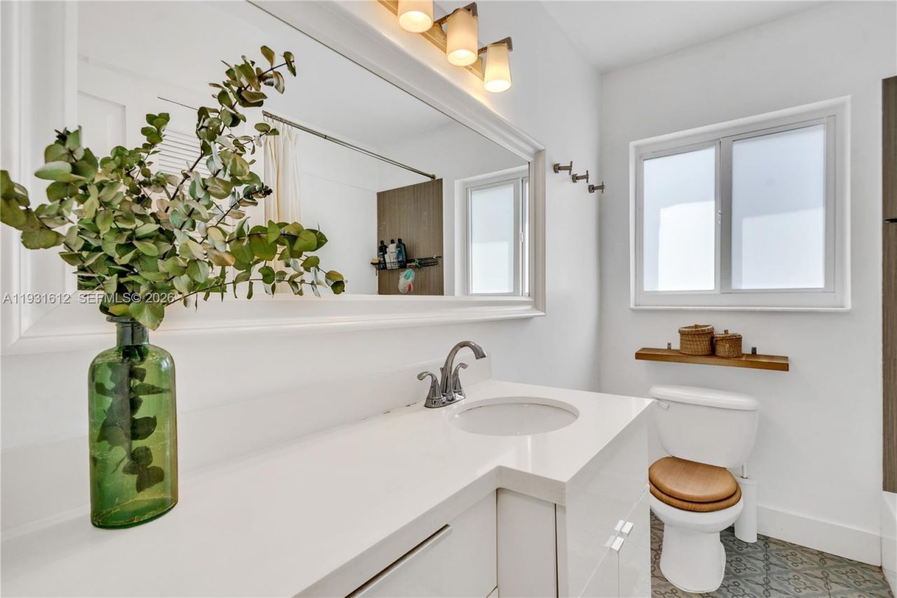 419 SW 30th Rd, Miami, FL 33129 Photo