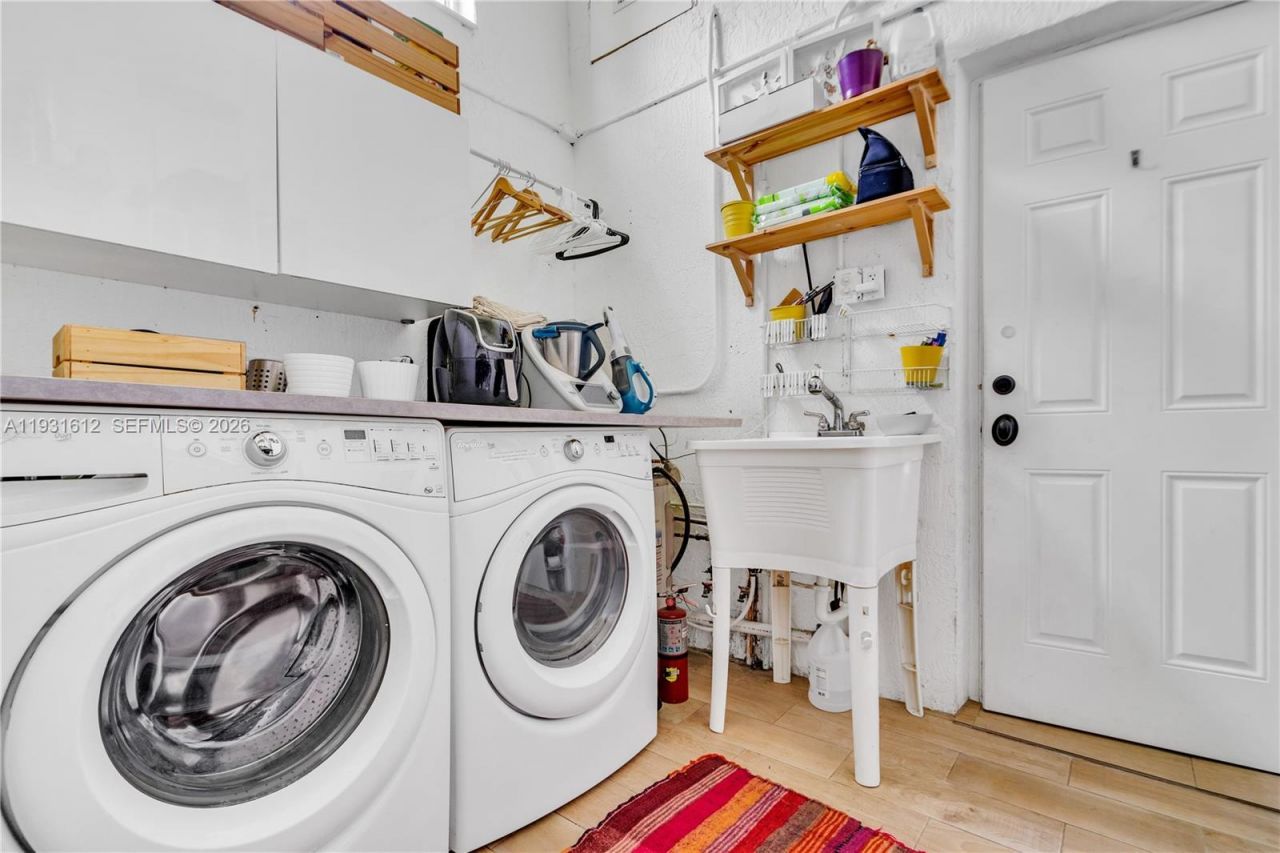 419 SW 30th Rd, Miami, FL 33129 Photo