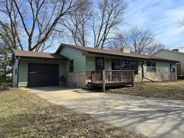 629 Olson Avenue, Windom, MN 56101