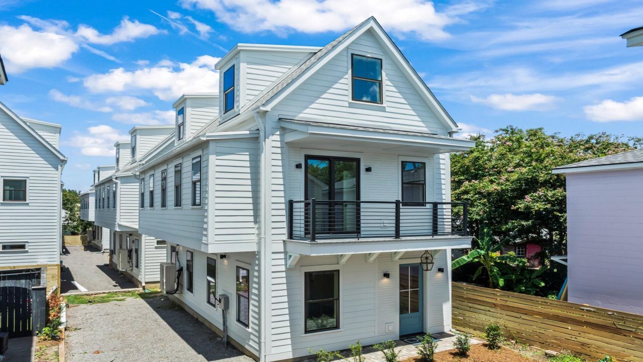 22 Nats Court Photo 28