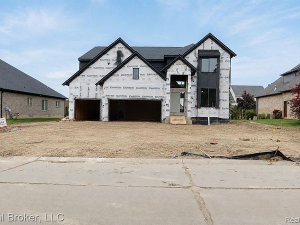 35704 Addison Drive, New Baltimore, MI 48047