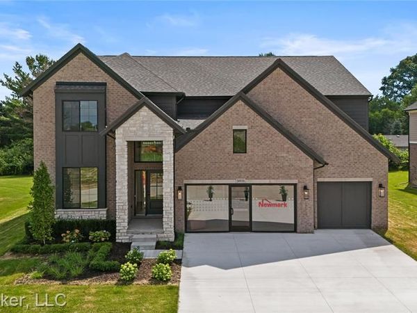 35704 Addison Drive, New Baltimore, MI 48047