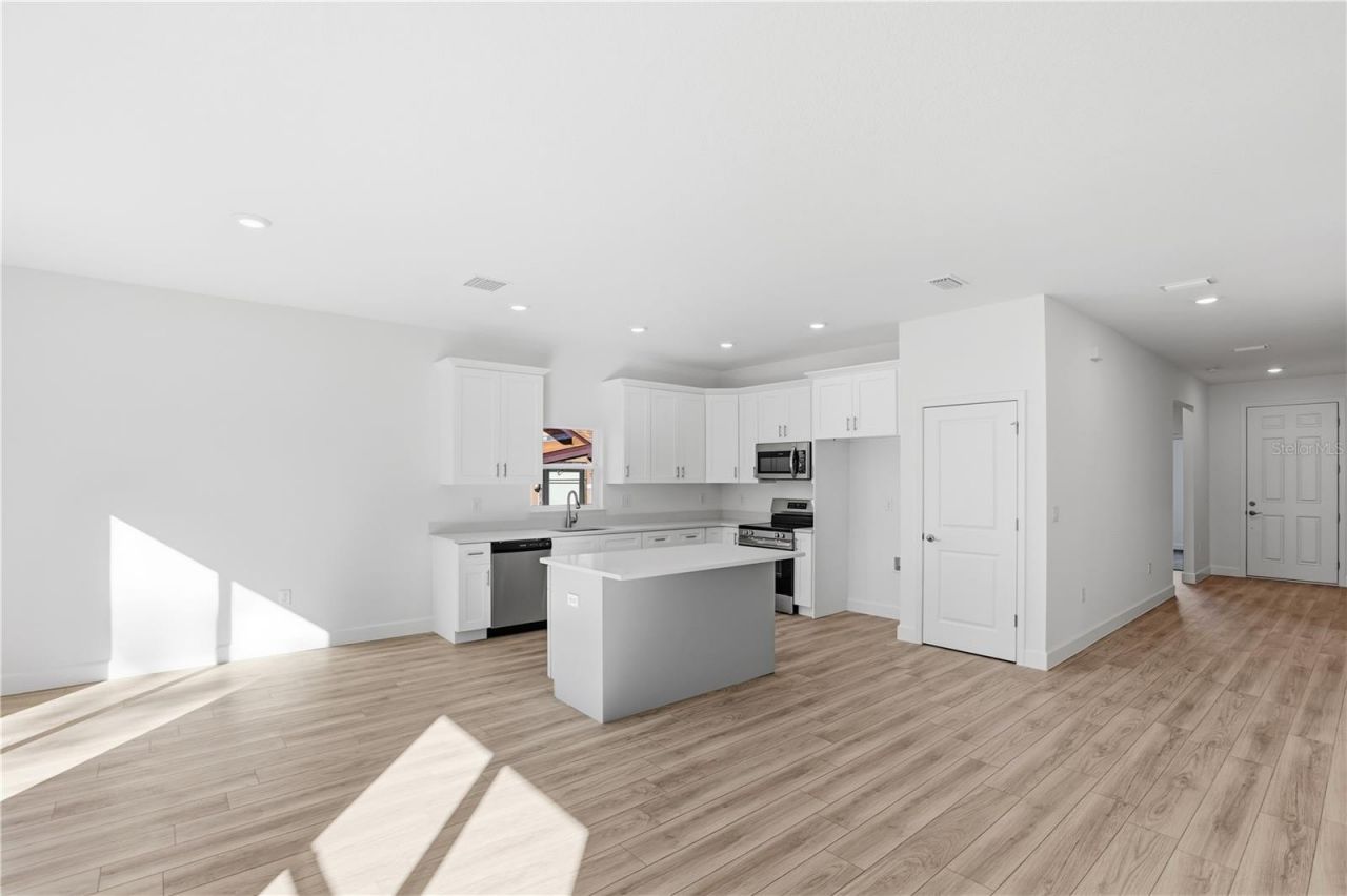 2006 S Maple Avenue, Sanford, FL 32771 Photo