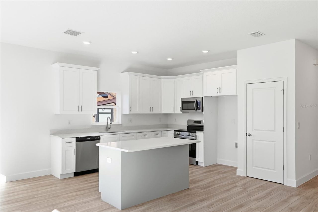 2006 S Maple Avenue, Sanford, FL 32771 Photo