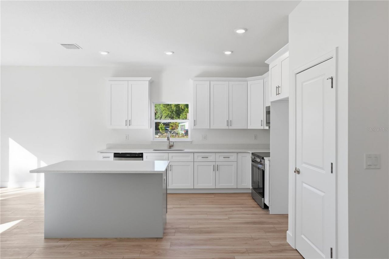 2006 S Maple Avenue, Sanford, FL 32771 Photo