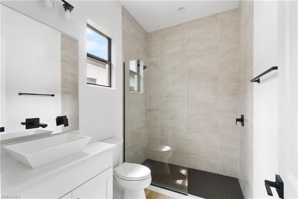 833/837 91st Ave N, Naples, FL 34108 Photo