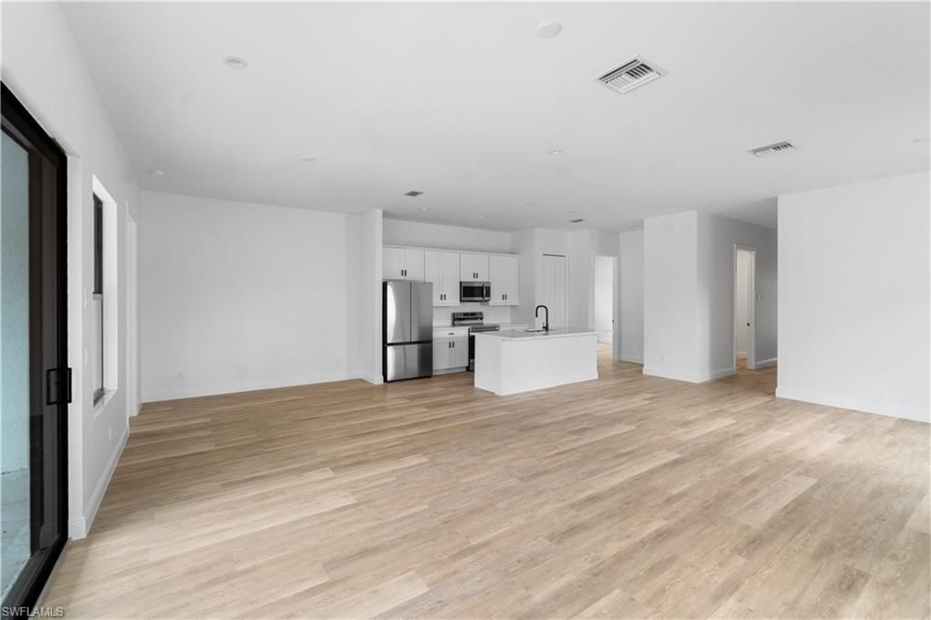 833/837 91st Ave N, Naples, FL 34108 Photo