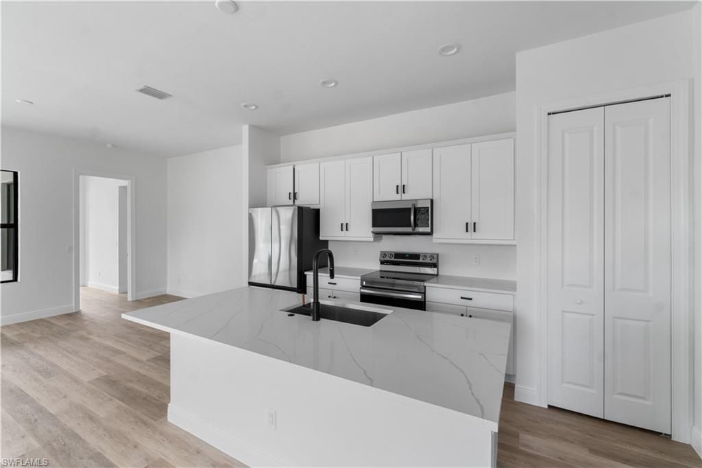 833/837 91st Ave N, Naples, FL 34108 Photo