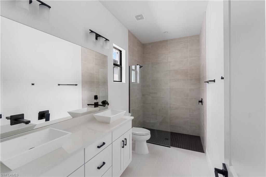 833/837 91st Ave N, Naples, FL 34108 Photo