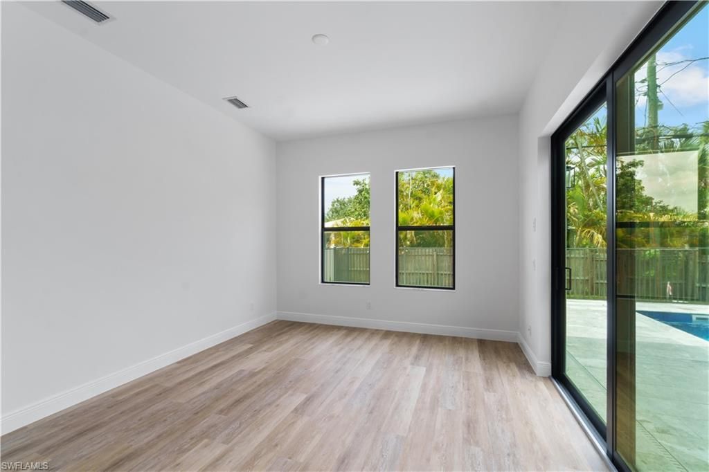 833/837 91st Ave N, Naples, FL 34108 Photo