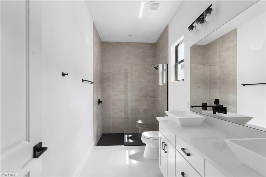 833/837 91st Ave N, Naples, FL 34108 Photo