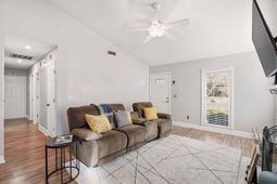 116 Orchard Court photo 4