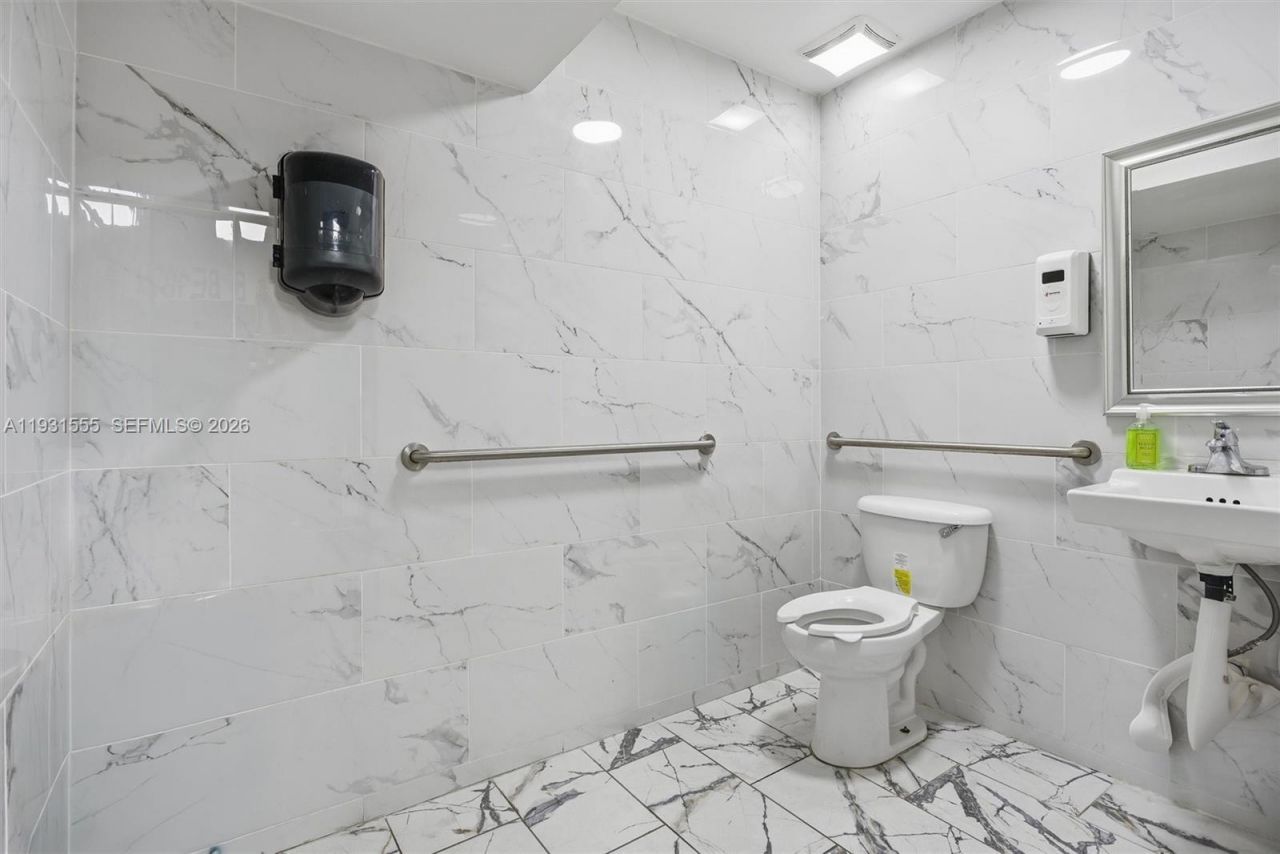 Please Call For Address, North Miami, FL 33161 Photo