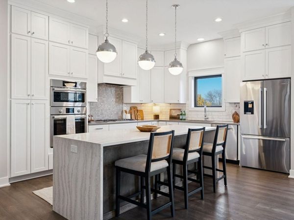 5754 Shady Oak Road S, Unit 1, Minnetonka, MN 55343