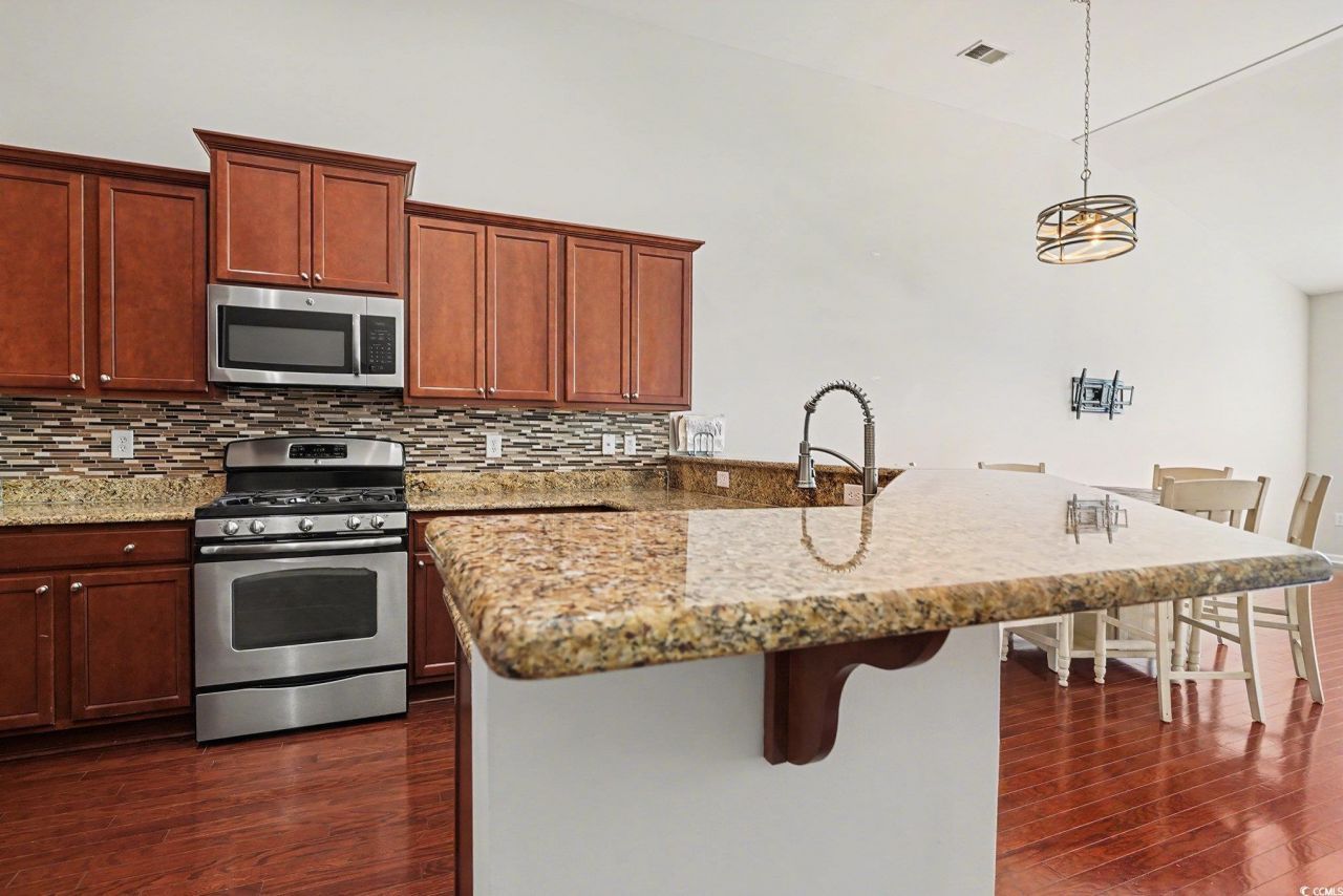 171 Parmelee Dr. Photo 6