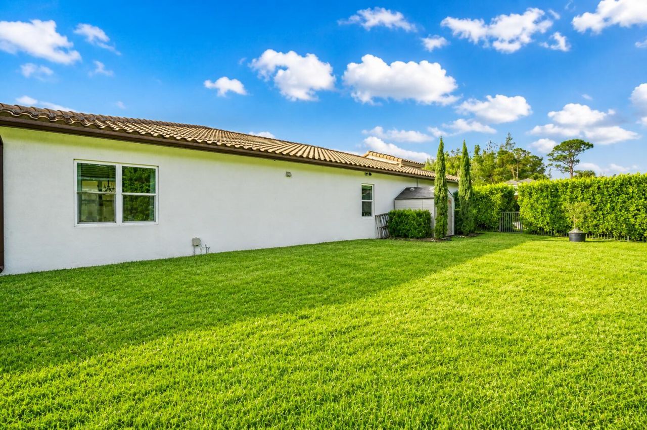 9240 Greenspire Lane, Lake Worth, FL 33467 Photo