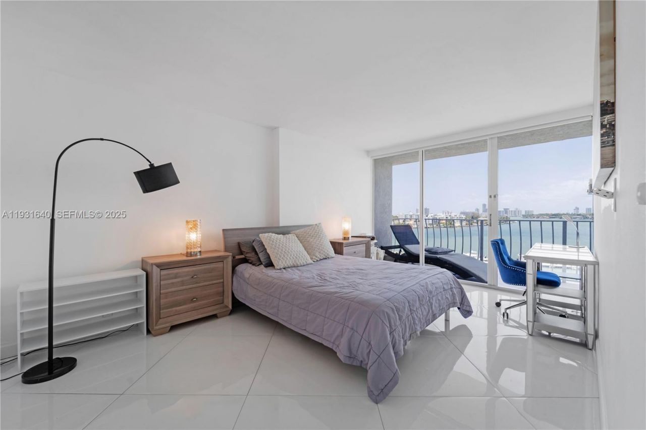 7601 E Treasure Dr , Unit 819, North Bay Village, FL 33141 Photo