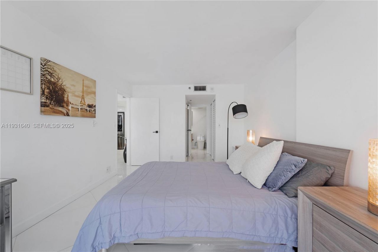 7601 E Treasure Dr , Unit 819, North Bay Village, FL 33141 Photo