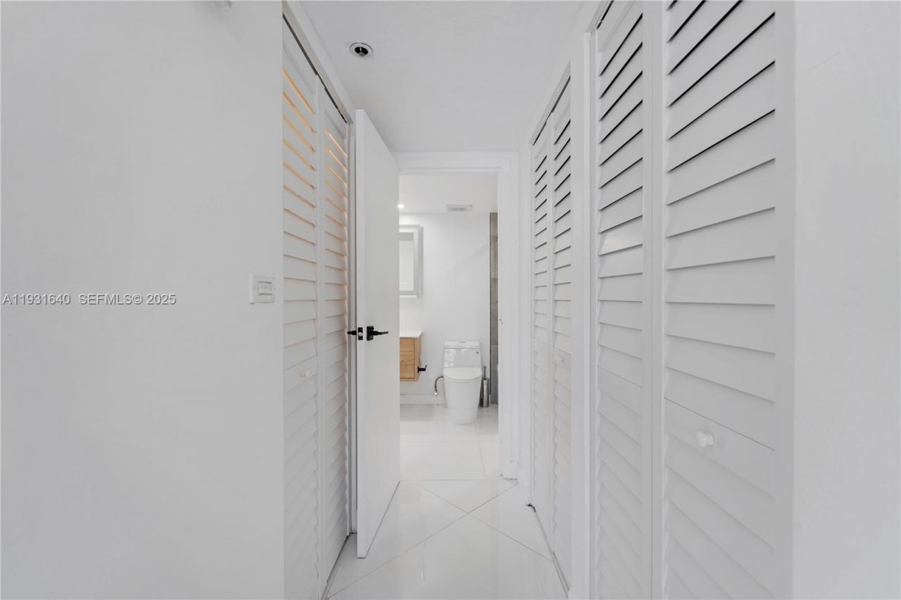 7601 E Treasure Dr , Unit 819, North Bay Village, FL 33141 Photo