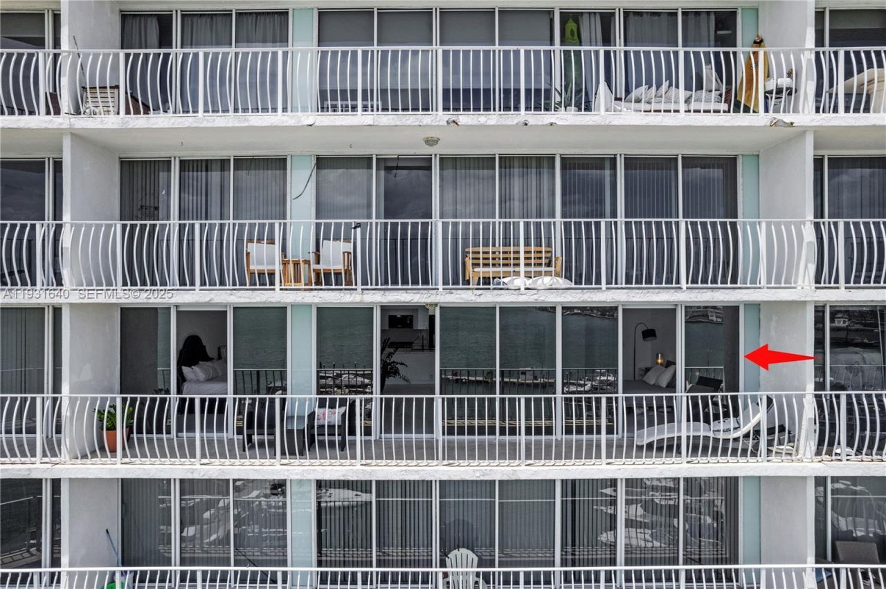 7601 E Treasure Dr , Unit 819, North Bay Village, FL 33141 Photo