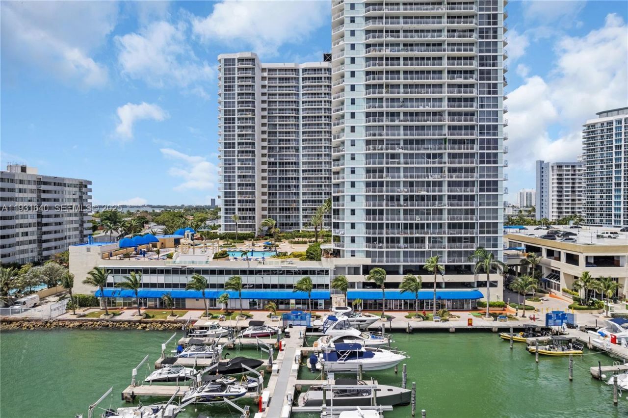 7601 E Treasure Dr , Unit 819, North Bay Village, FL 33141 Photo