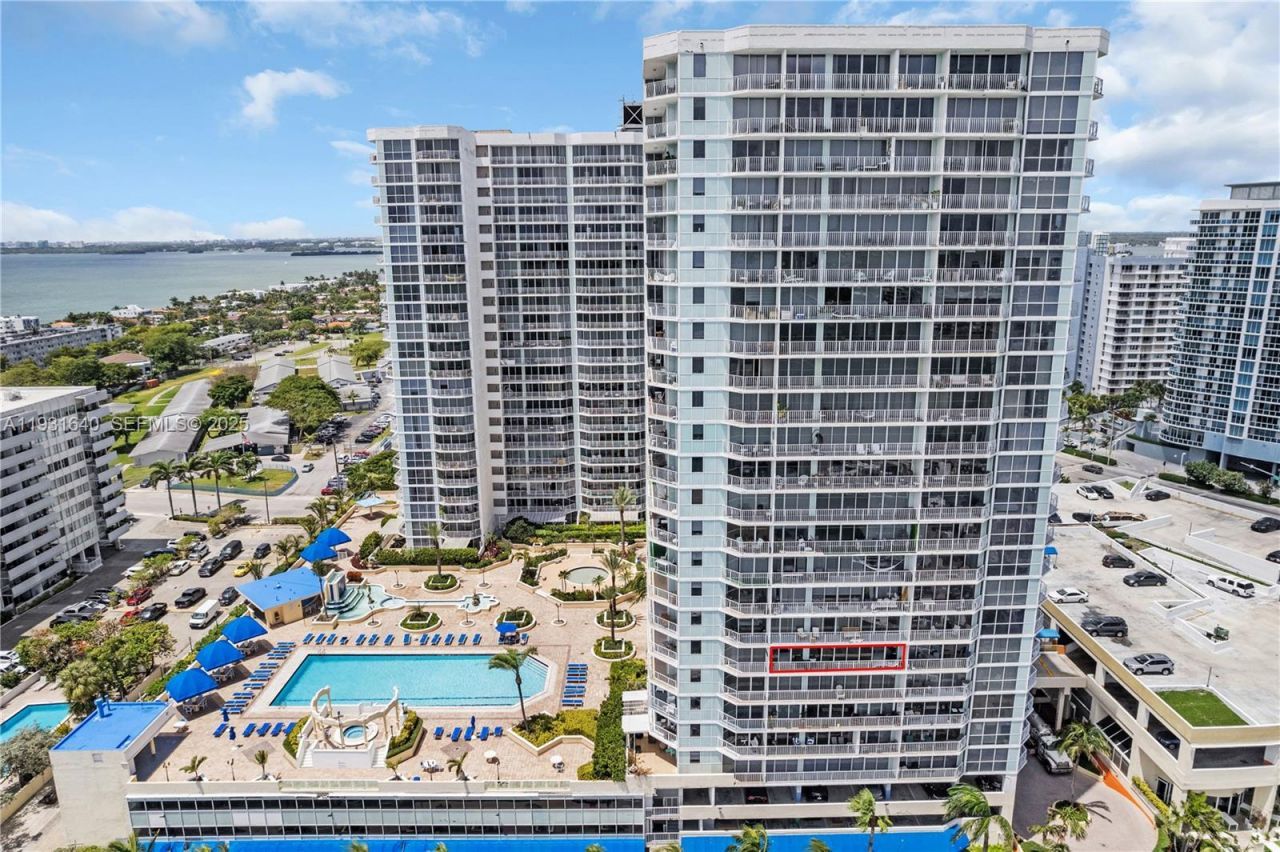 7601 E Treasure Dr , Unit 819, North Bay Village, FL 33141 Photo