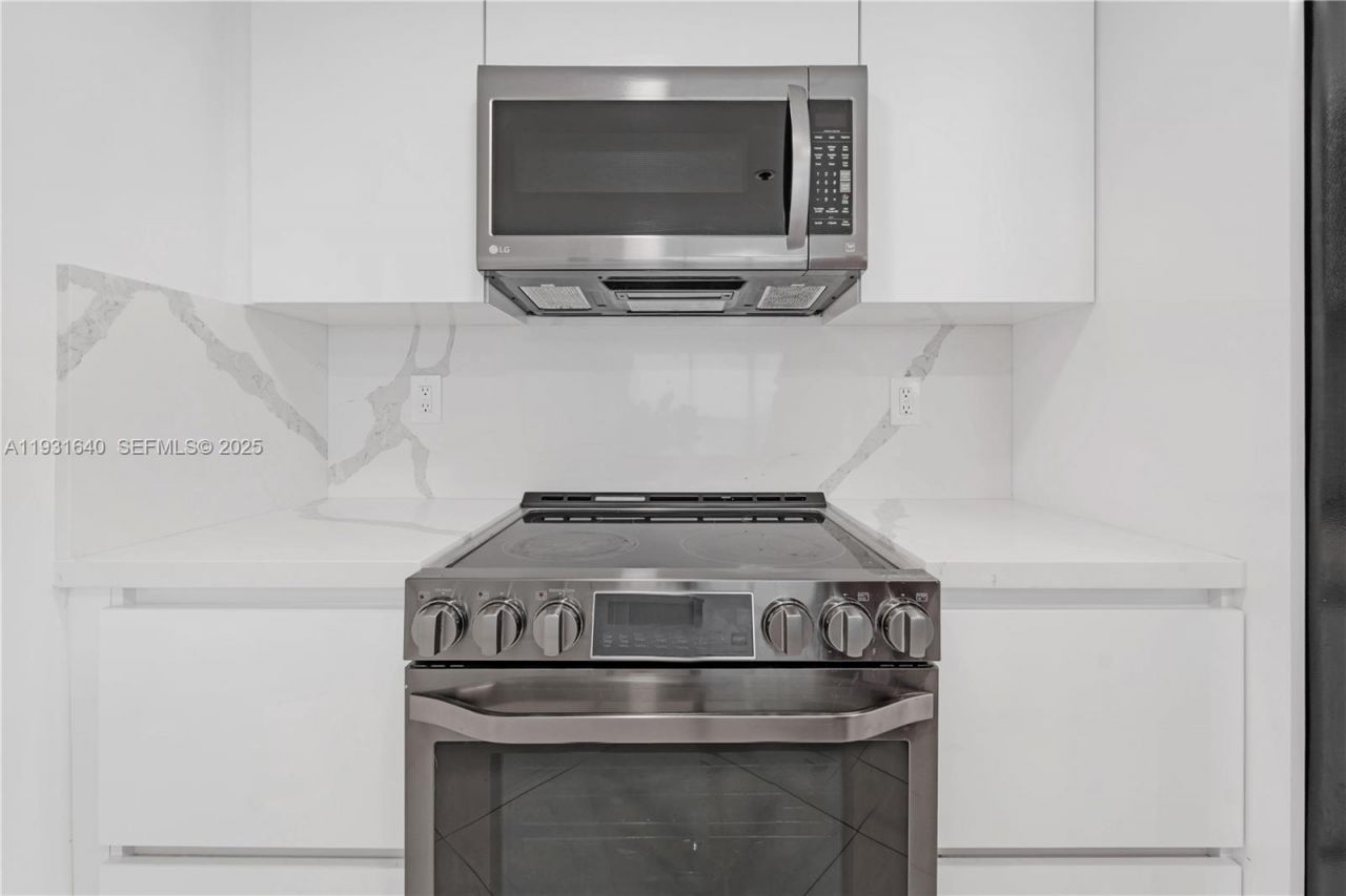 7601 E Treasure Dr , Unit 819, North Bay Village, FL 33141 Photo