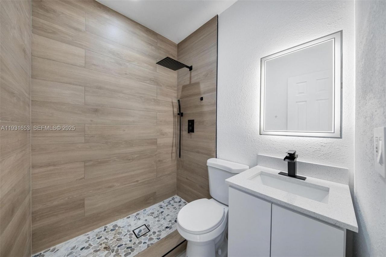 6913 NW 4th Ct, Unit B, Miami, FL 33150 Photo