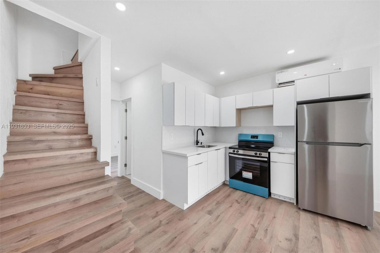 6913 NW 4th Ct, Unit B, Miami, FL 33150 Photo