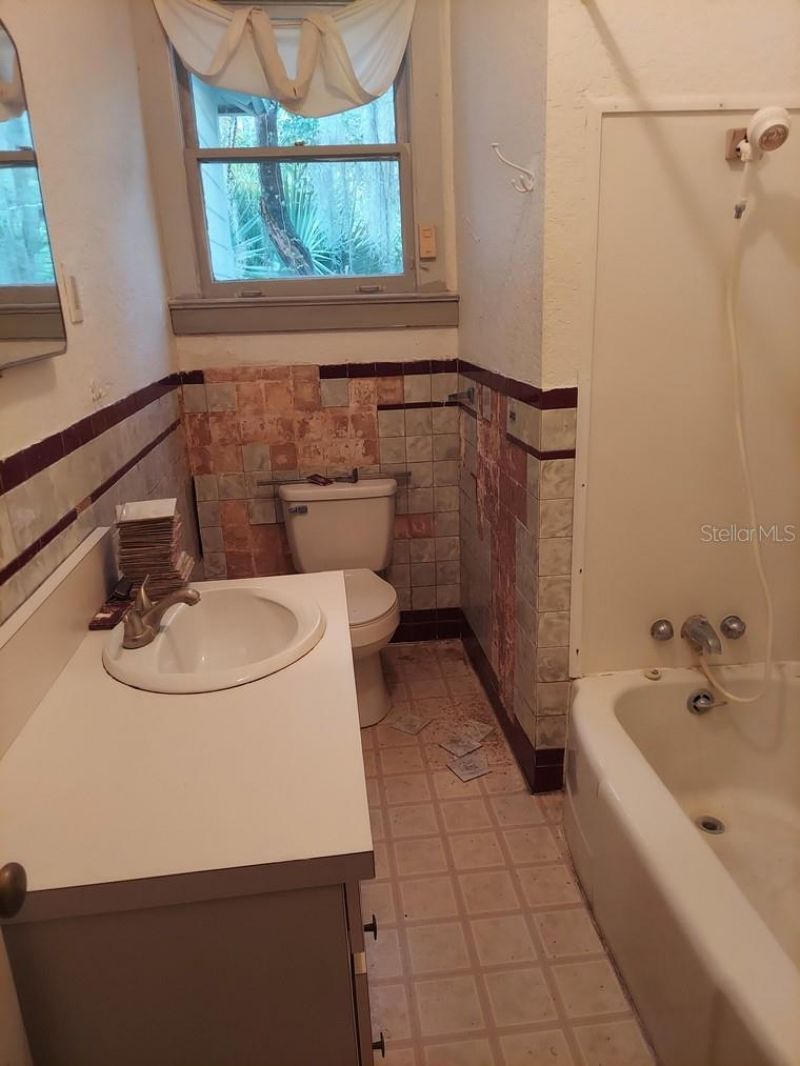 251 N Blue Lake Avenue, Deland, FL 32724 Photo