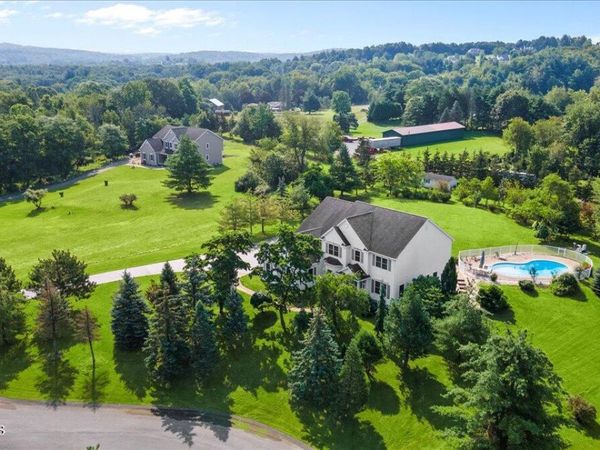 27 Ponderosa Boulevard, East Greenbush, NY 12061