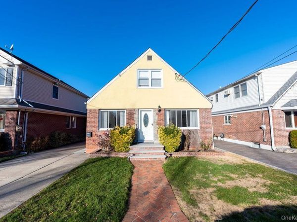 505 7TH Avenue, New Hyde Park, NY 11040