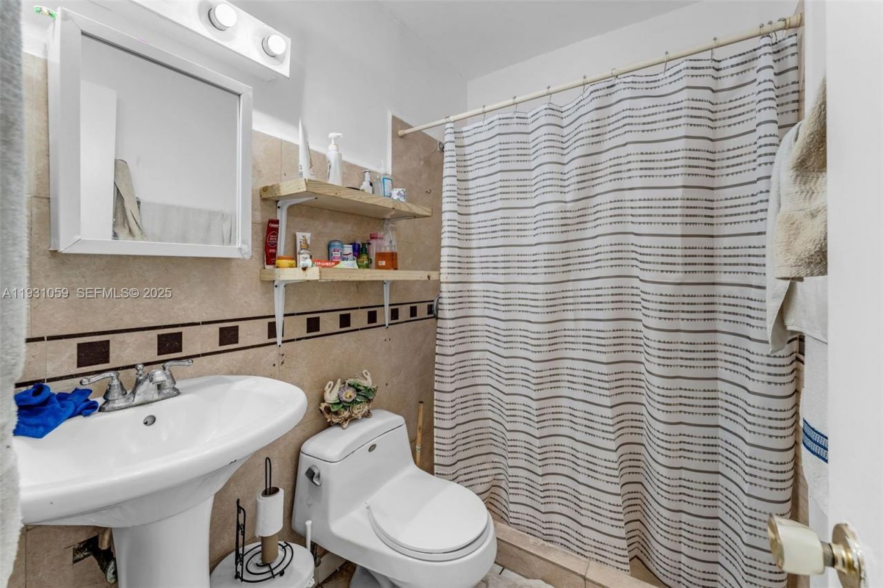 445 NW 8th St , Homestead, FL 33030 Photo