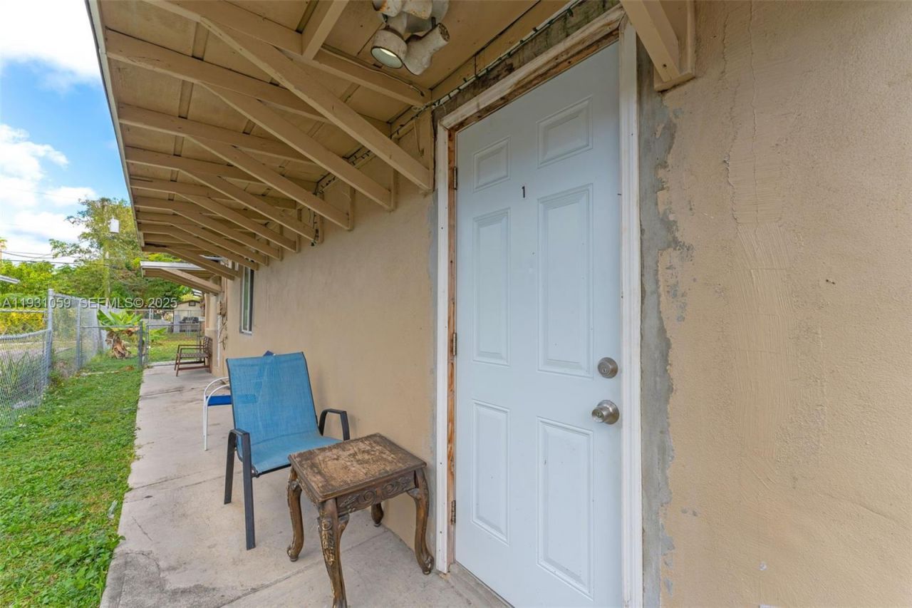 445 NW 8th St , Homestead, FL 33030 Photo