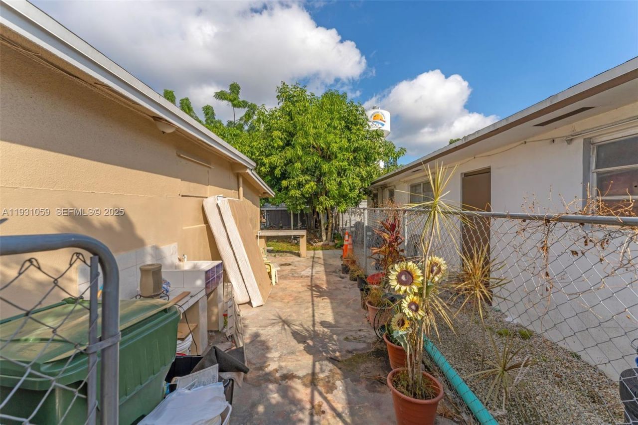 445 NW 8th St , Homestead, FL 33030 Photo