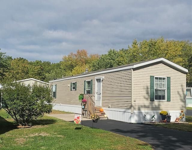 1565 M-63, Unit #63, Benton Harbor, MI 49022 Main Photo