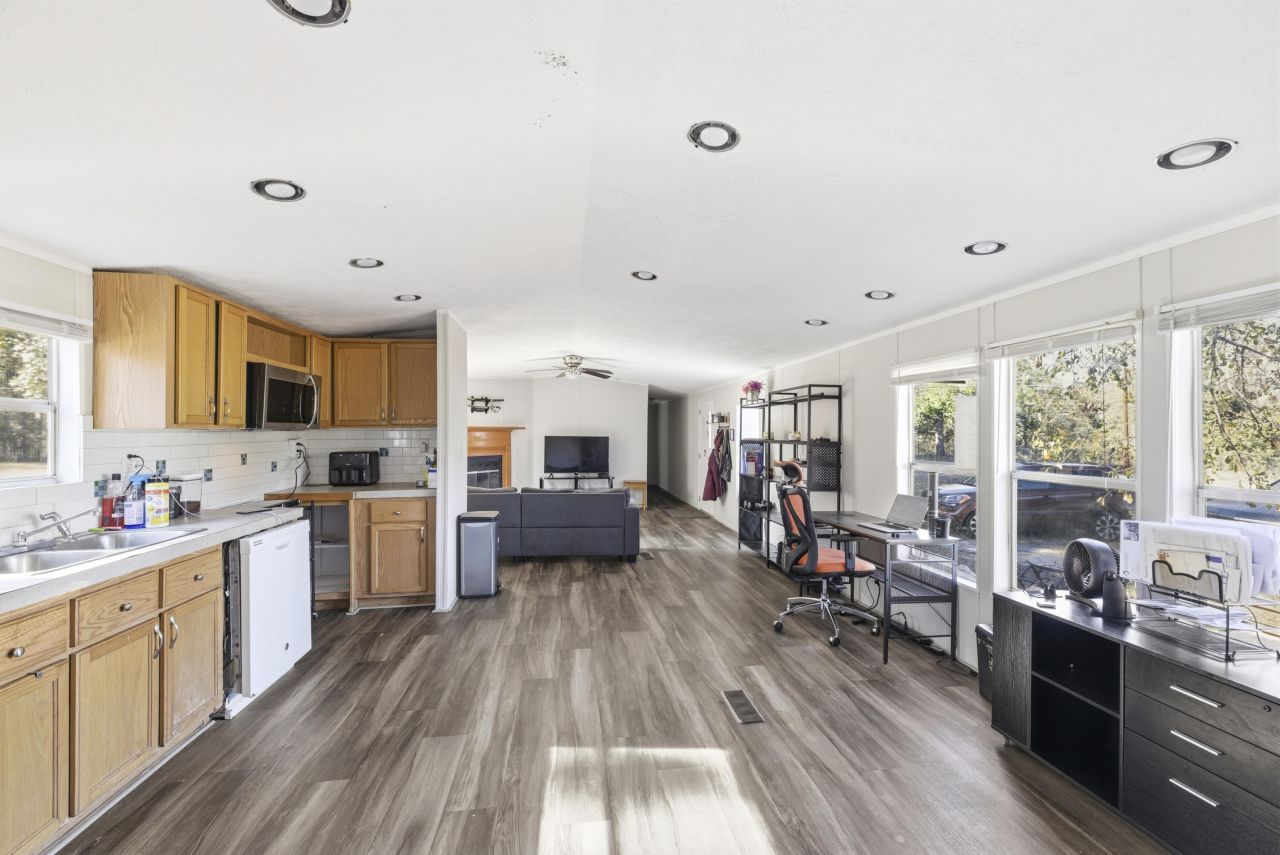 525 Hendrix Mill Road Photo 11