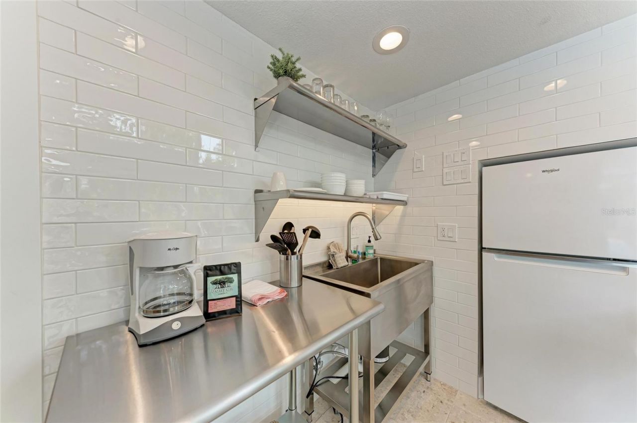 116 Hammock Road, Anna Maria, FL 34216 Photo