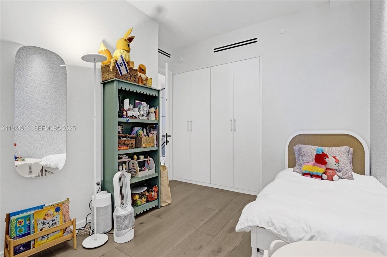 449 Poinciana Island Dr, Unit 1512, Sunny Isles Beach, FL 33160 Photo