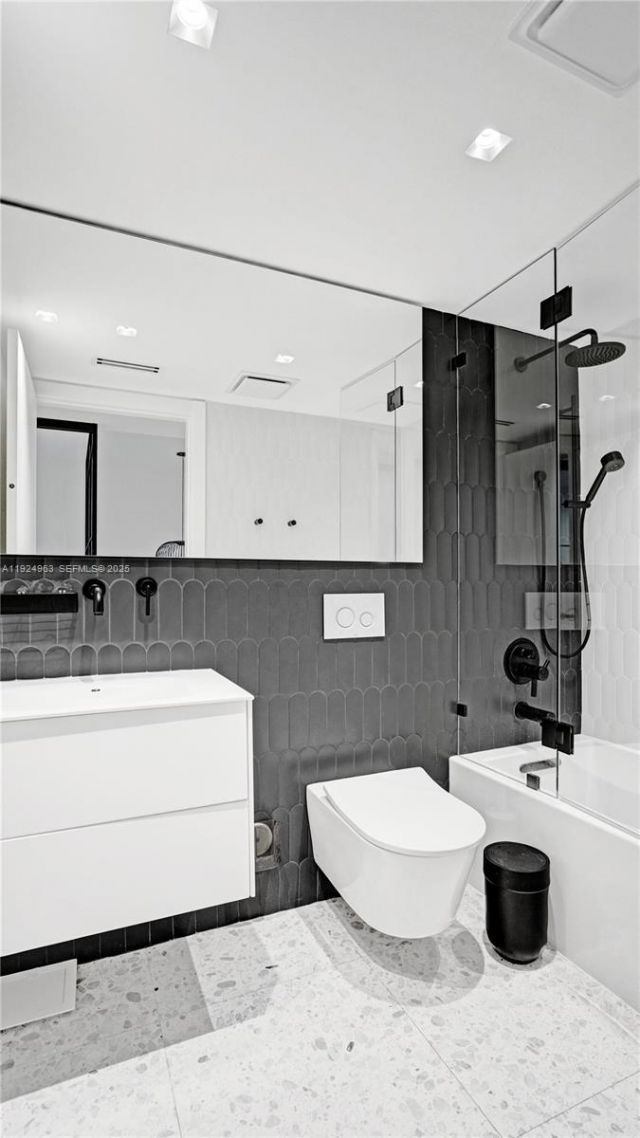 449 Poinciana Island Dr, Unit 1512, Sunny Isles Beach, FL 33160 Photo