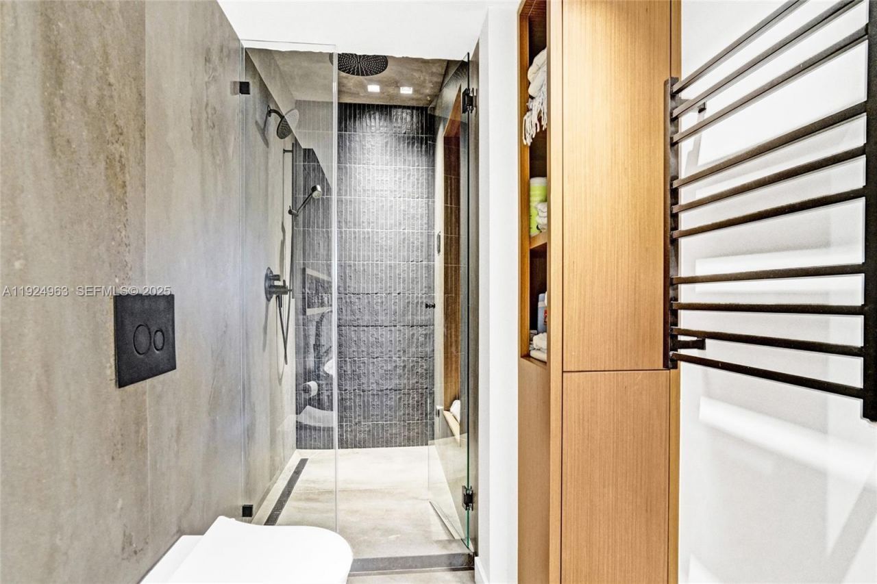 449 Poinciana Island Dr, Unit 1512, Sunny Isles Beach, FL 33160 Photo