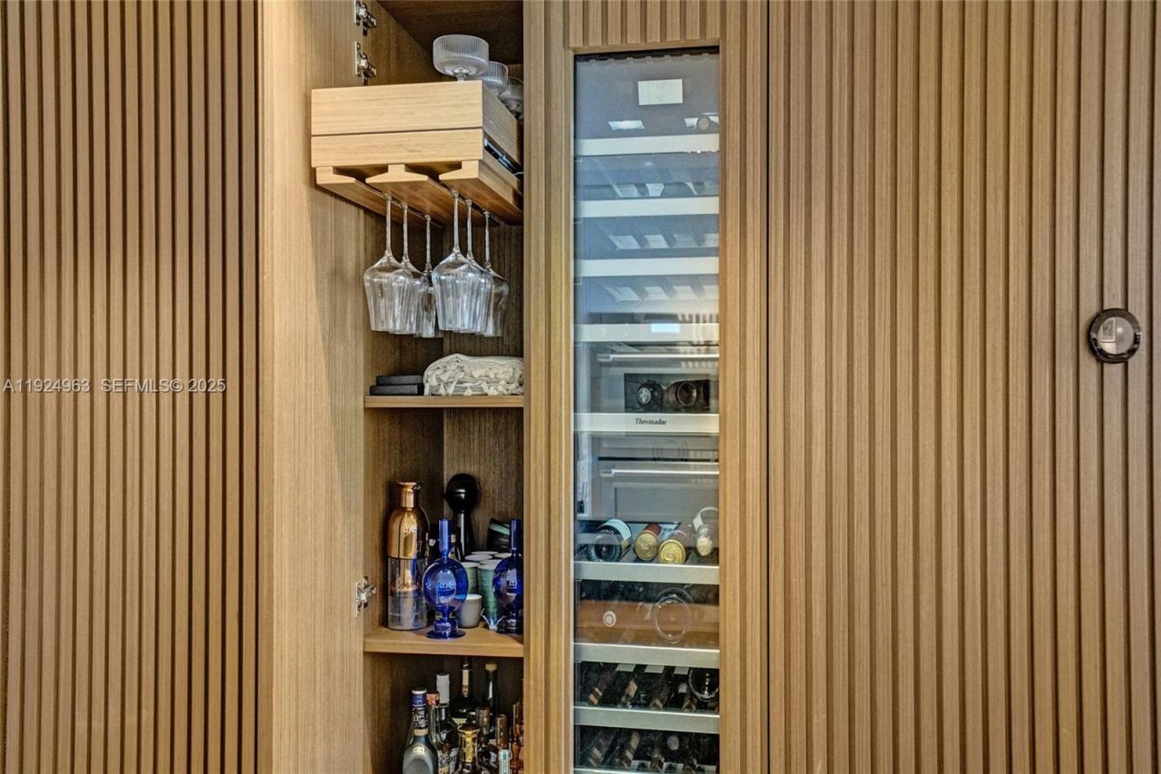 449 Poinciana Island Dr, Unit 1512, Sunny Isles Beach, FL 33160 Photo