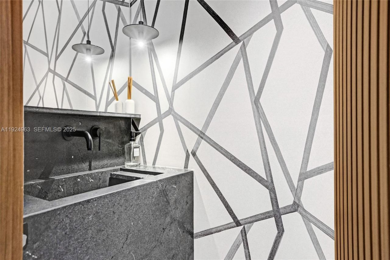 449 Poinciana Island Dr, Unit 1512, Sunny Isles Beach, FL 33160 Photo