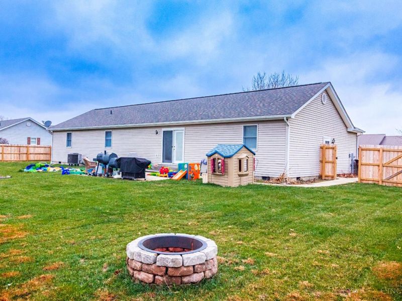 105 Maple Ridge Avenue, Mount Orab, OH 45154 Photo 4