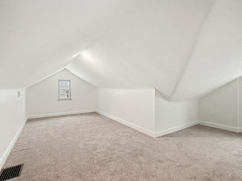 3823 Applegate Avenue, Cheviot, OH 45211 Photo 5